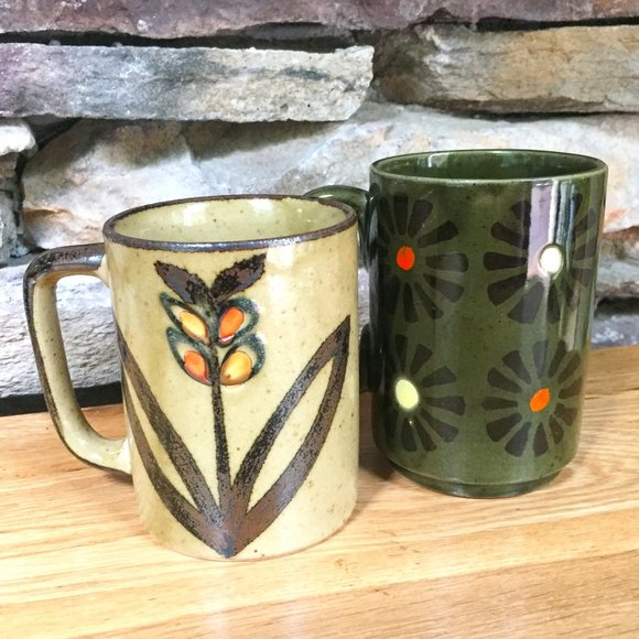 VTG Mugs 70s Vibe Floral Daisies Boho Lot 2